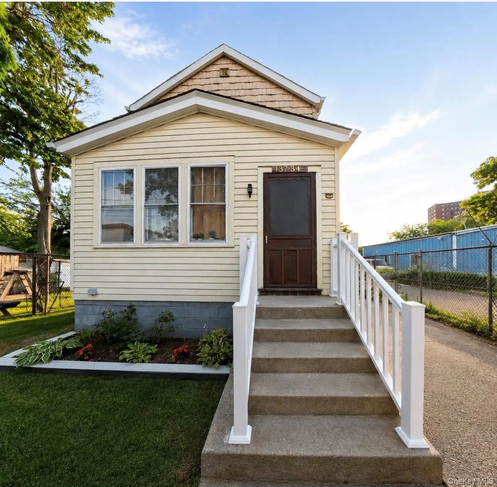 13734 167th Street, Jamaica