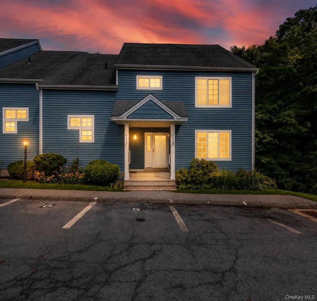 405 Bentley Court, Brewster