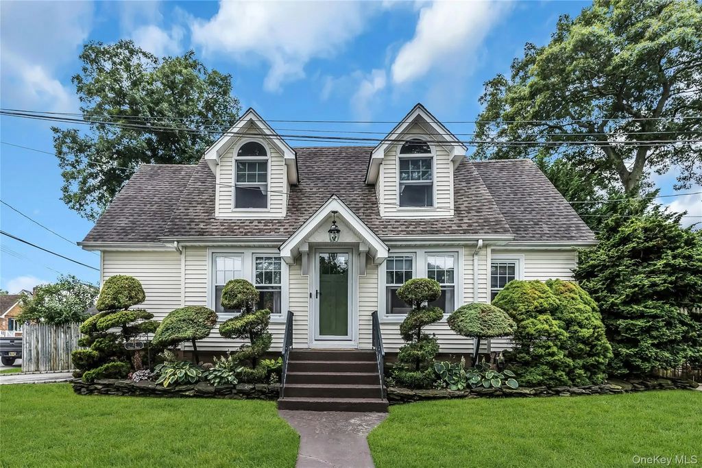 23 Emily Drive, Ronkonkoma