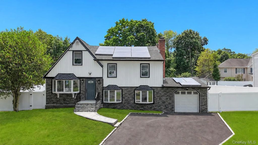4 Ruby Lane, Huntington Station