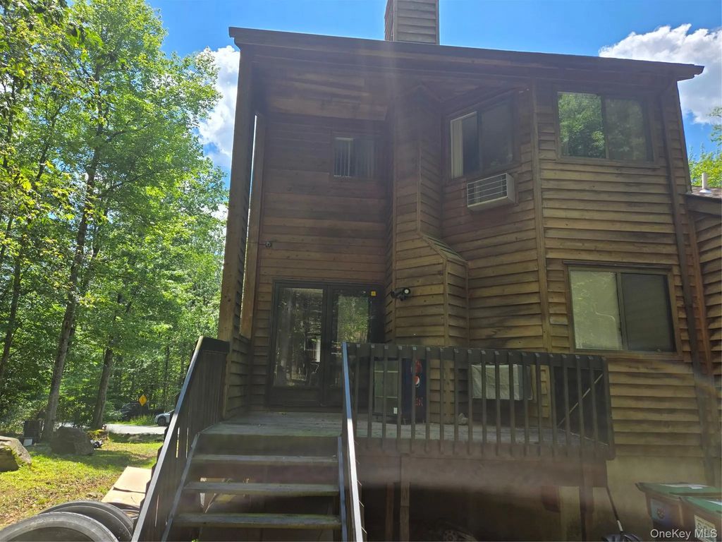 51 Edelweiss Drive, Woodridge