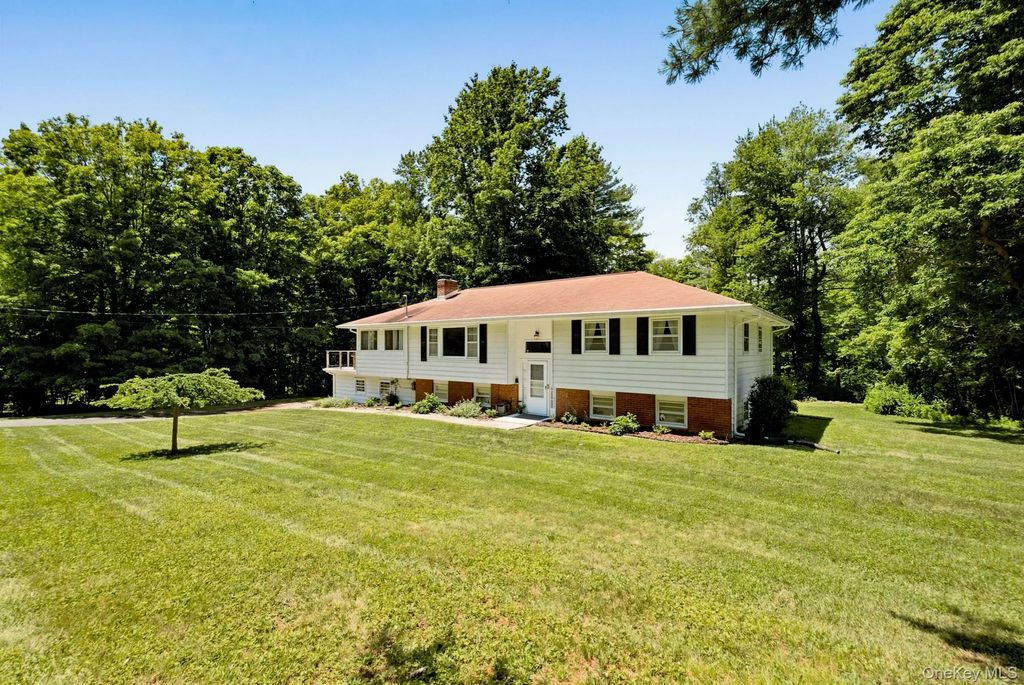 94 Lodge Road, Saugerties