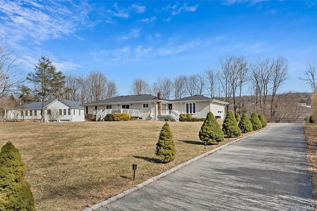 10 Hidden Drive, Monroe