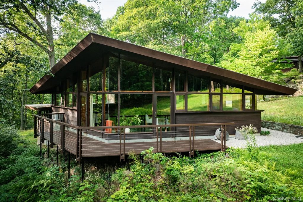 1306 Grants Lane, Ossining