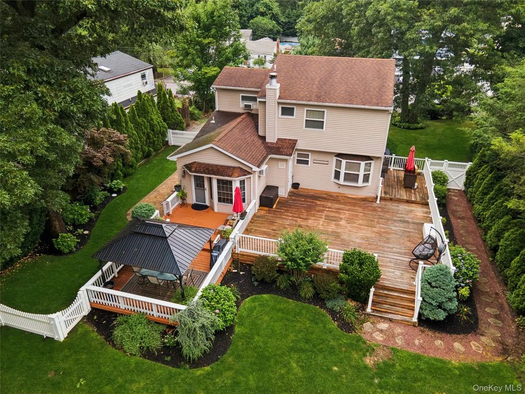 36 Champlin Street, Ronkonkoma