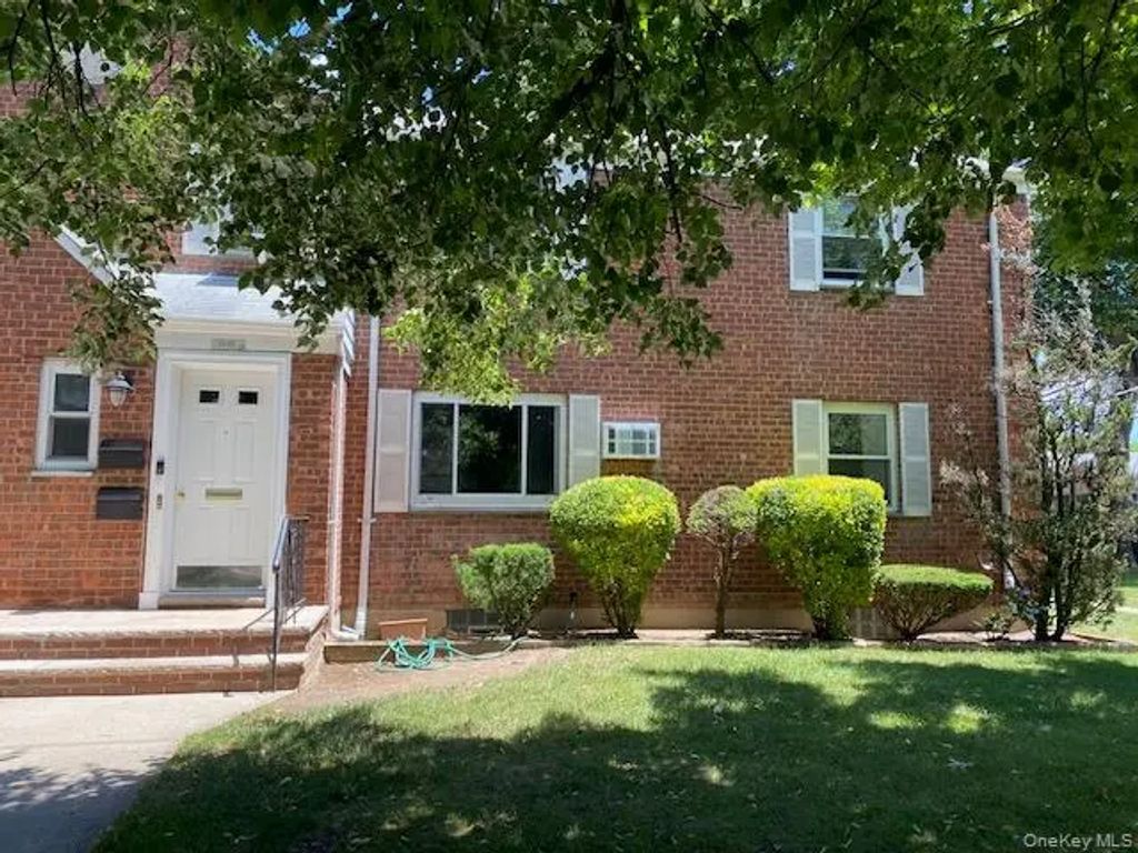 73-03 Little Neck # H-1, Glen Oaks