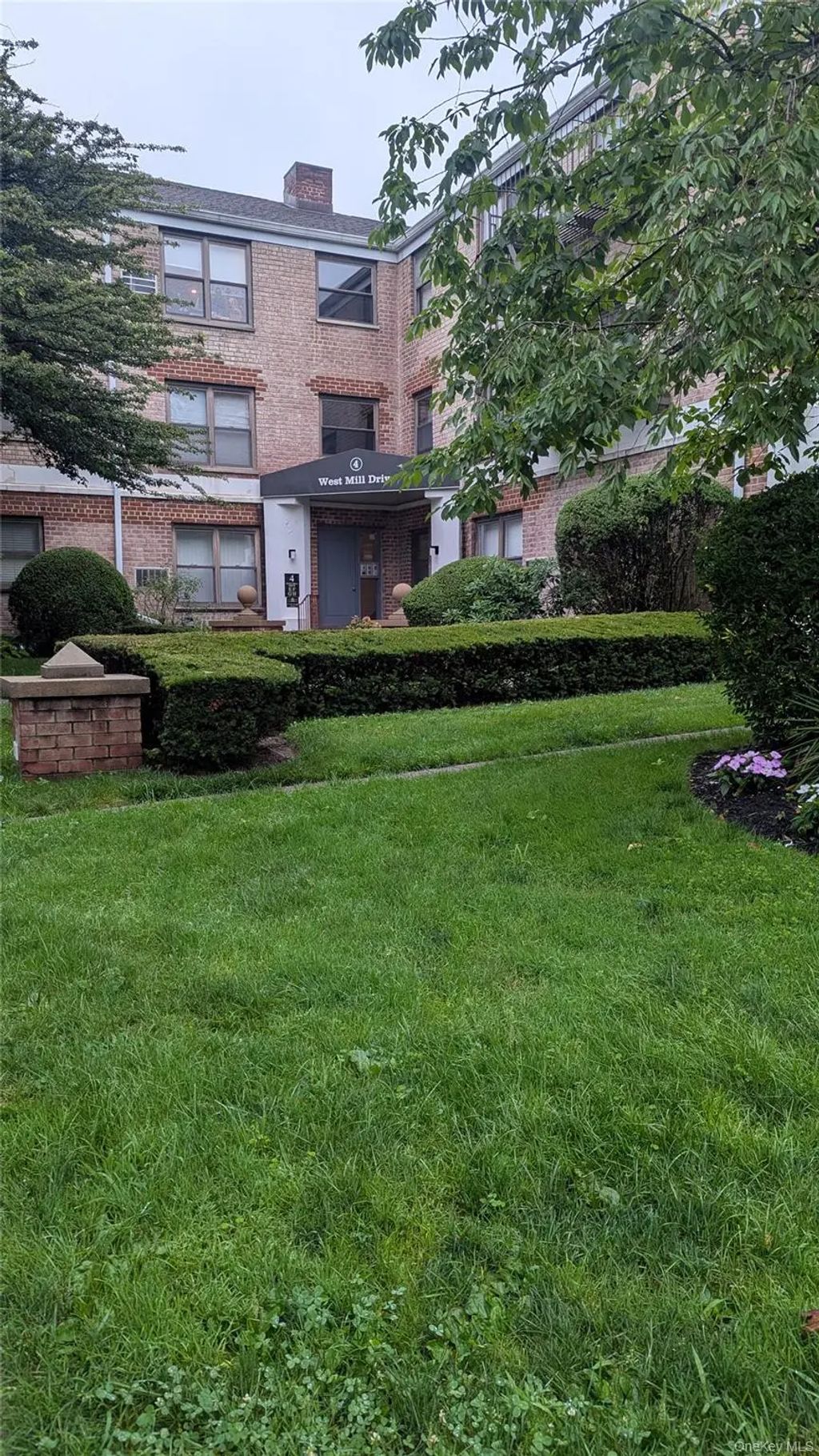 4 West Mill Drive # 2f, Great Neck