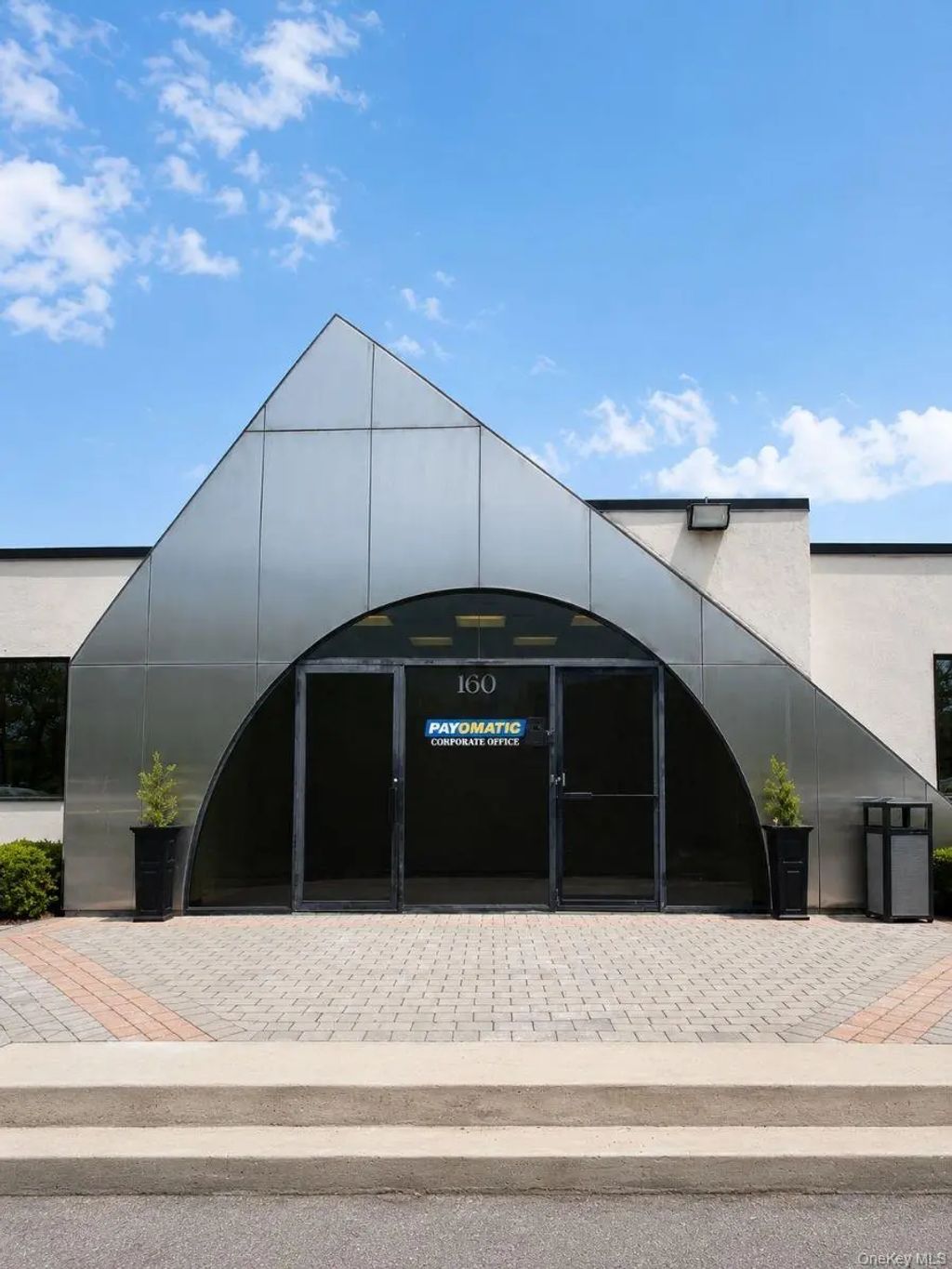 160 Oak Drive, Syosset