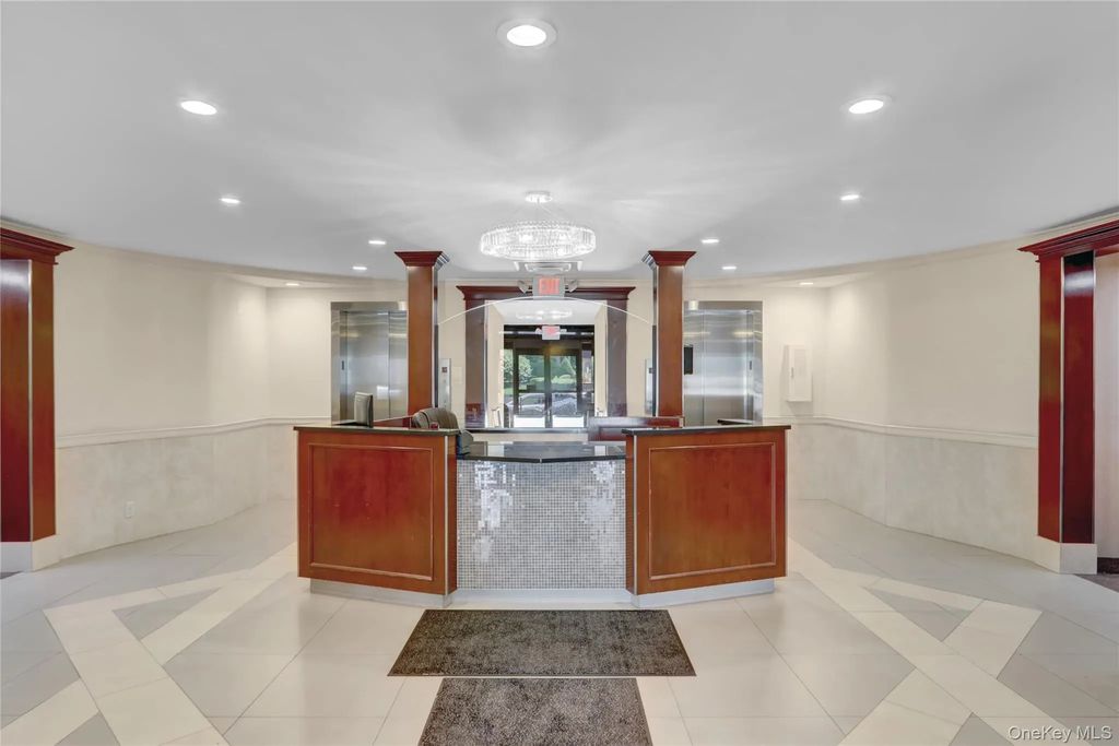 230 Hilton Avenue # 15, Hempstead