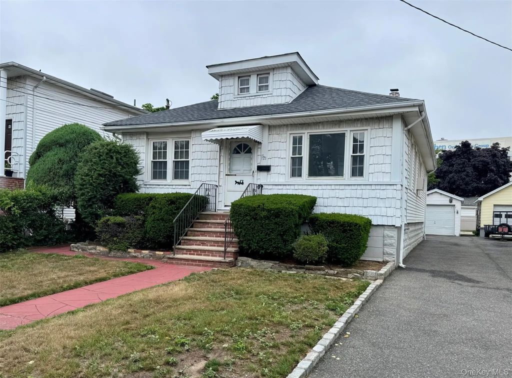 121 Lyon Place, Lynbrook