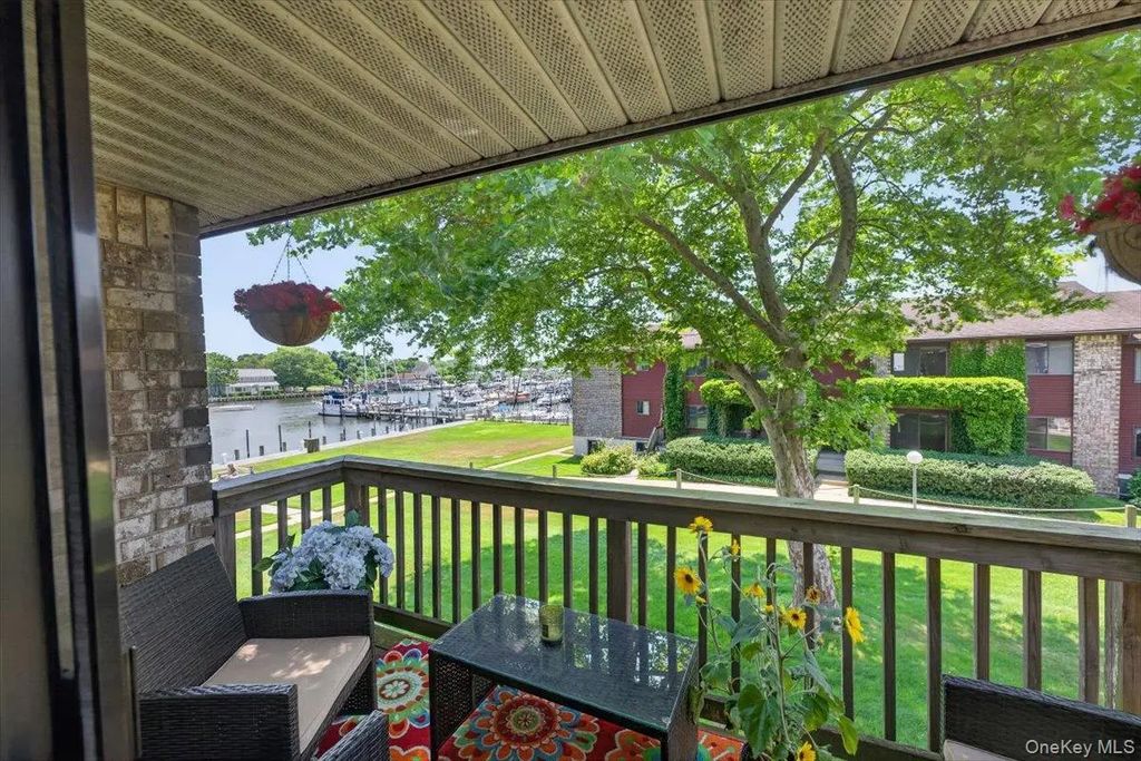 263 River Avenue # 52, Patchogue