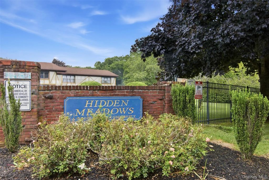 58 Bailey Court # 58, Middle Island