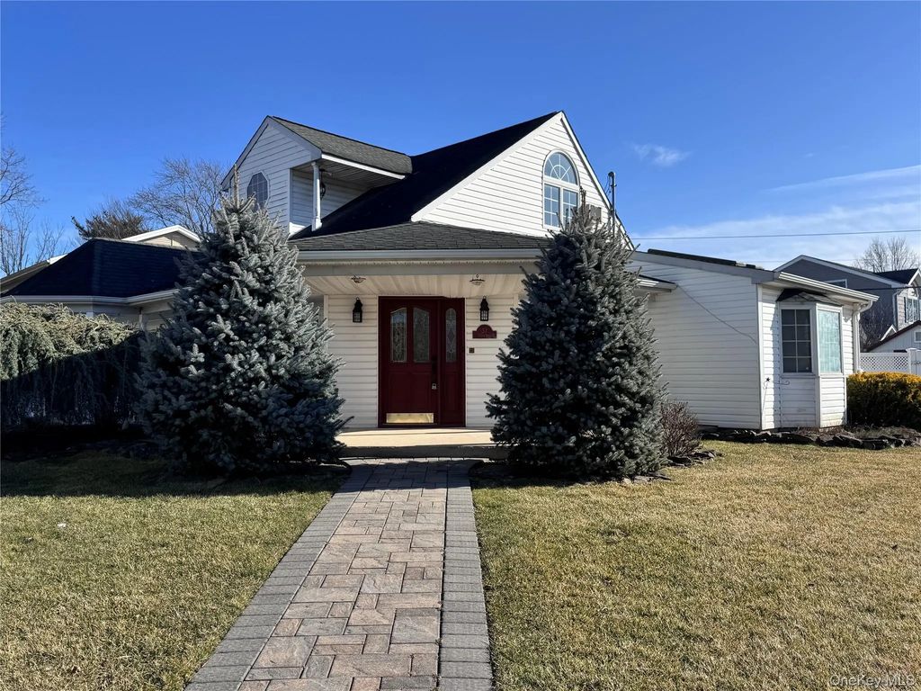 37 Spray Lane, Hicksville