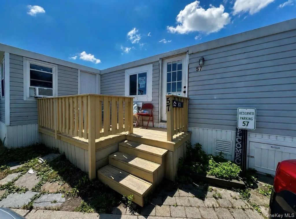 150 Main St. Unit 57, Islip