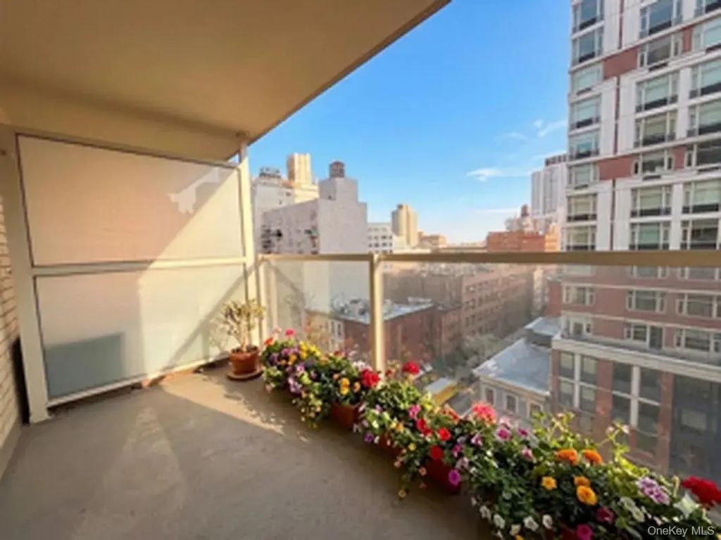 370 E 76th Street # B1102, New York (Manhattan)