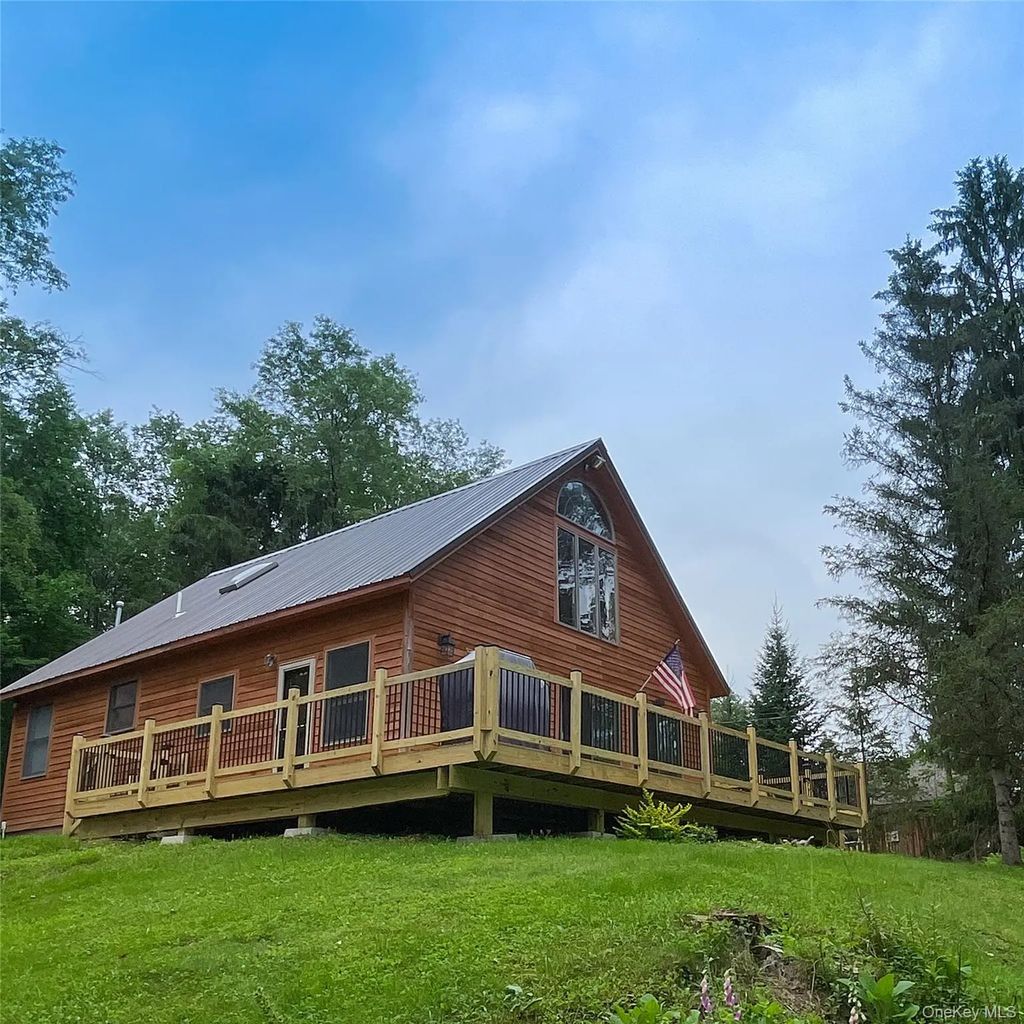 11 Lake Muskoday Road, Roscoe
