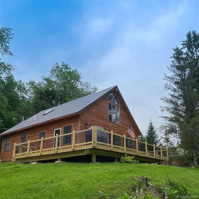 11 Lake Muskoday Road, Roscoe