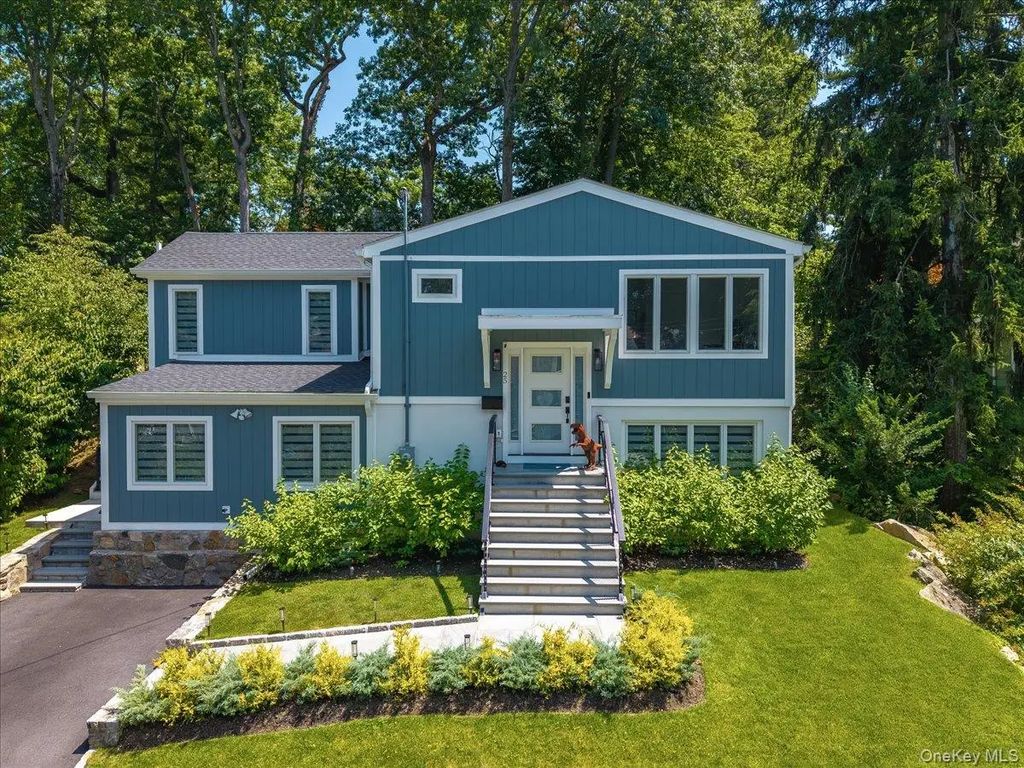 25 Shadow Lane, Larchmont