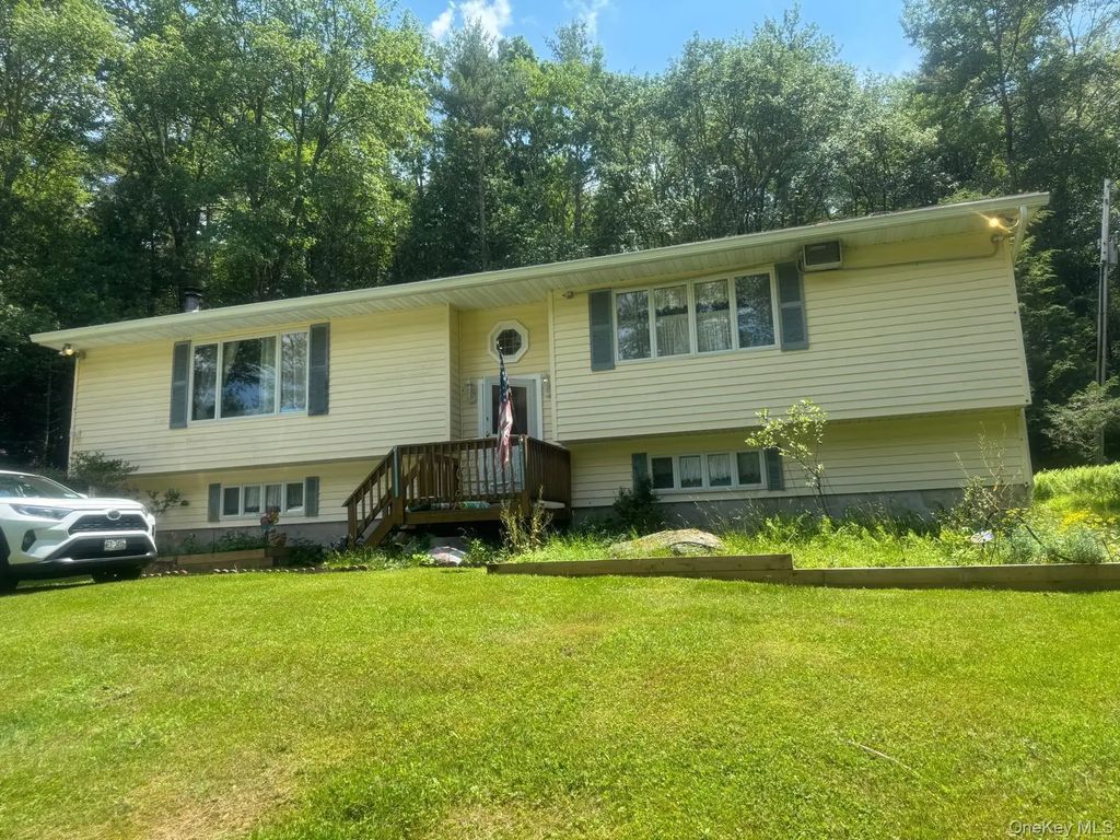 60 Highland Lake Road, Eldred