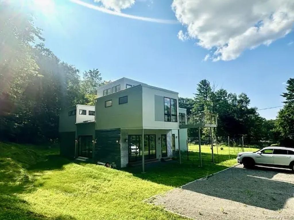 32 Brook Lane, Cortlandt Manor