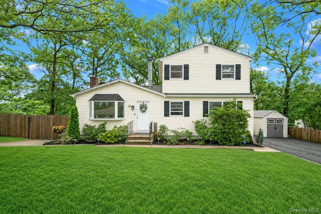 30 Sayville Road, Sound Beach