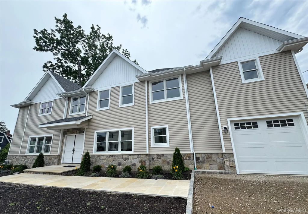 9 First Street, Glenwood Landing