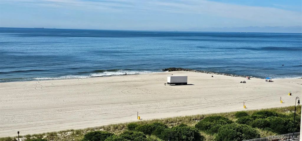 450 Shore Road # 8g, Long Beach