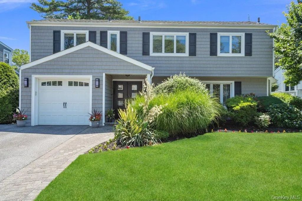 3 Nora Lane, Plainview