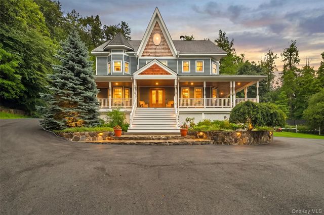 59 Country Knolls Lane, Mahopac