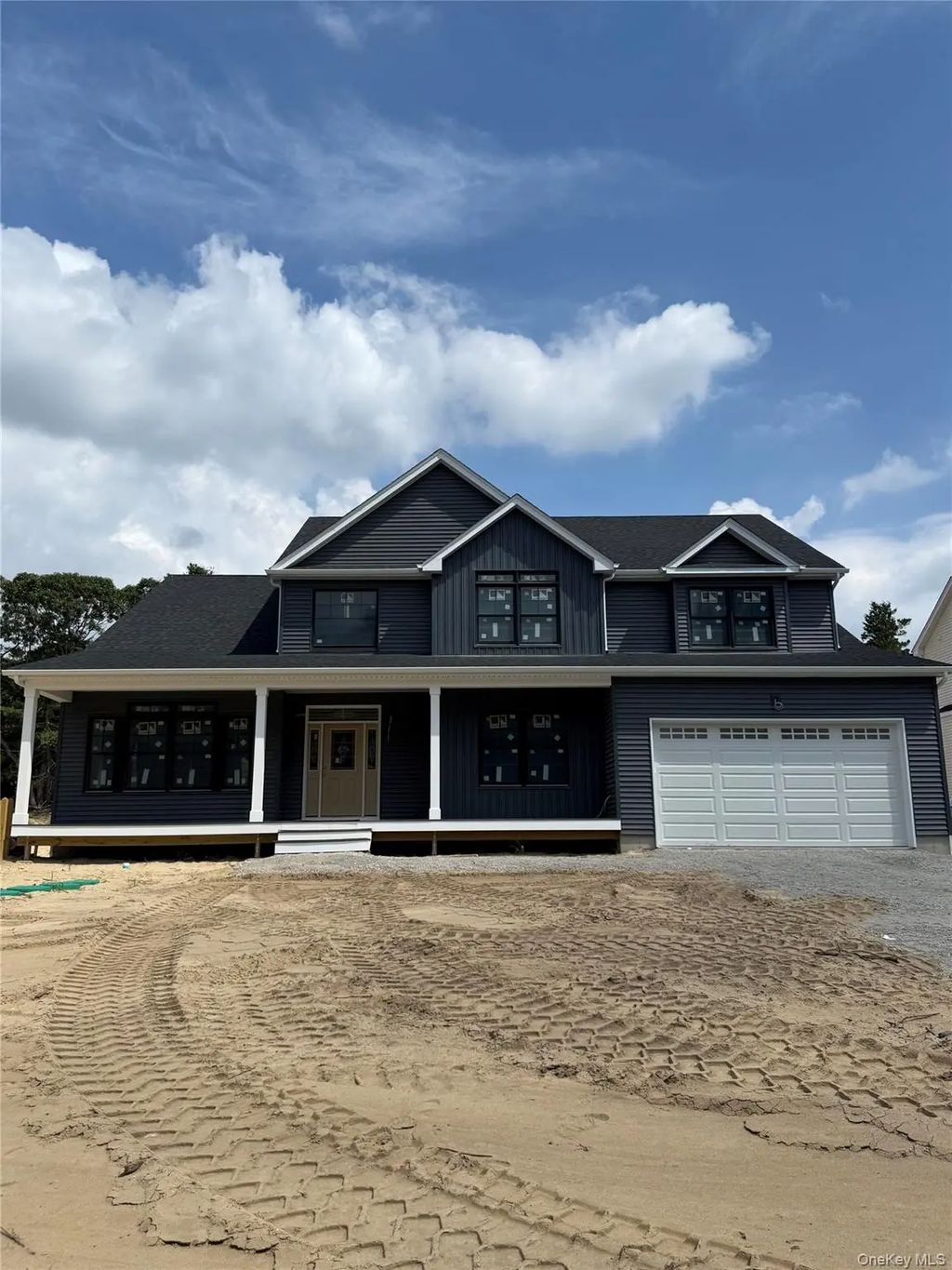 3 Greentree Court, Smithtown