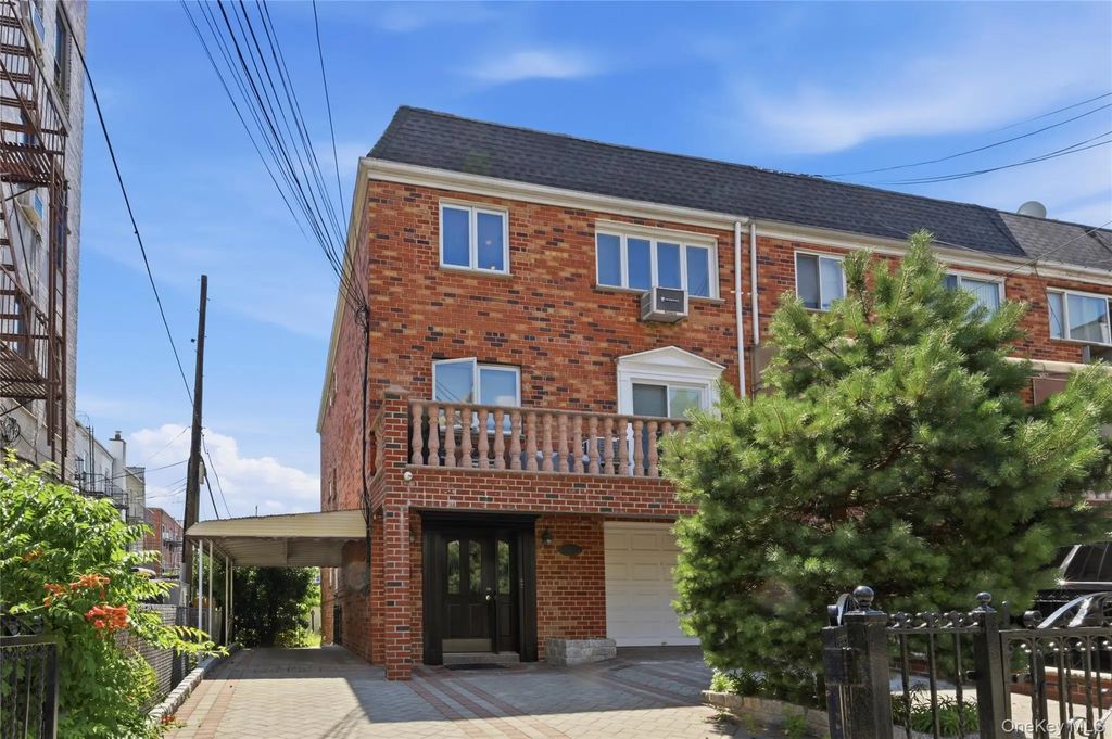 2511 44th Street, Astoria