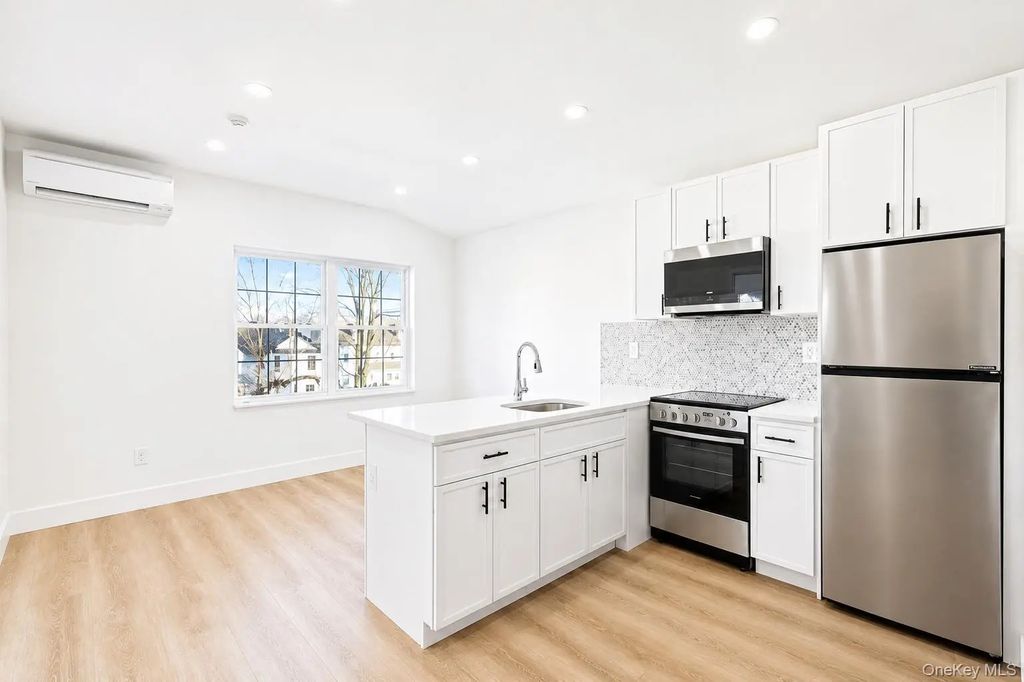9 Lagrange Avenue # Apt 3, Poughkeepsie