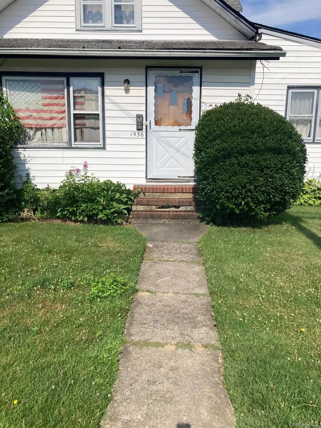 1536 Rhode Avenue, Merrick