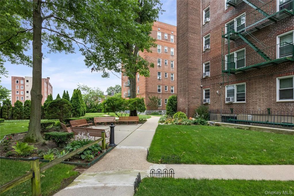 22 Mulford # 2d, Hempstead