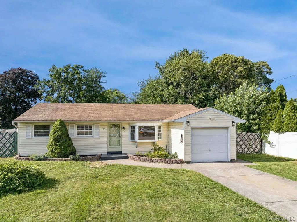 98 Rose Place, Selden