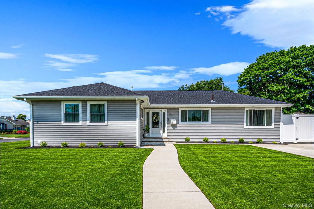 28 High Street, Farmingdale