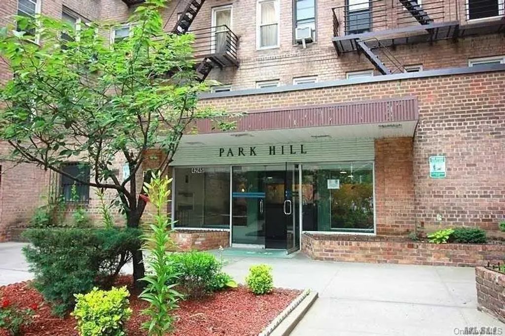 42-45 Kissena Boulevard # 6j, Flushing
