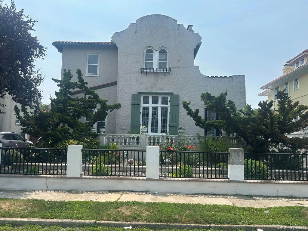 130 E Olive Street, Long Beach