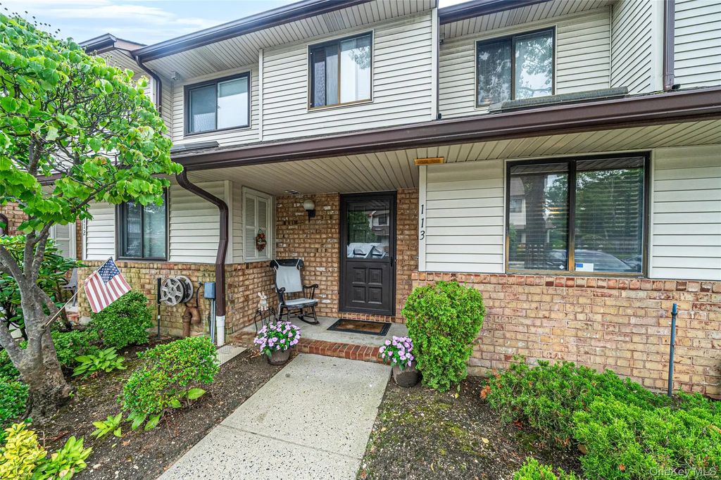 113 Laurel Lane, Wantagh