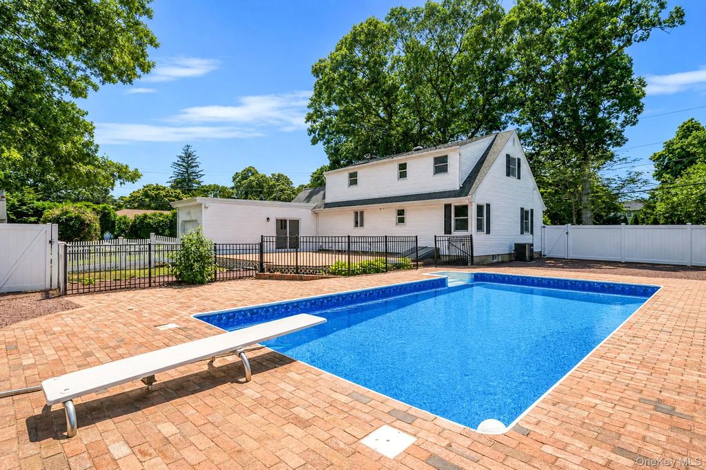 273 Cambon Avenue, Saint James