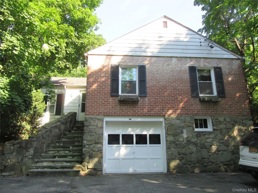 703 Little Britain Road, New Windsor