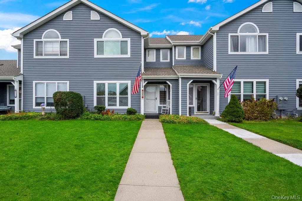 824 Birchwood Park Drive, Middle Island