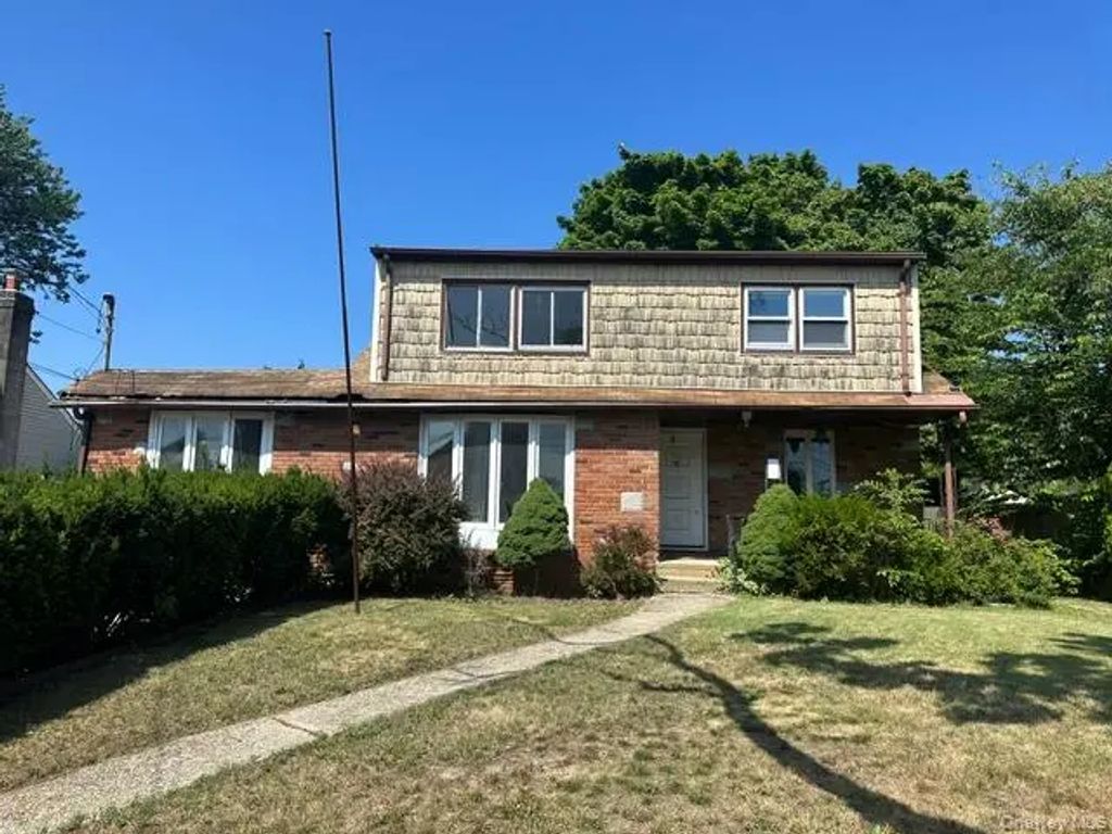 84 Herman Avenue, North Babylon