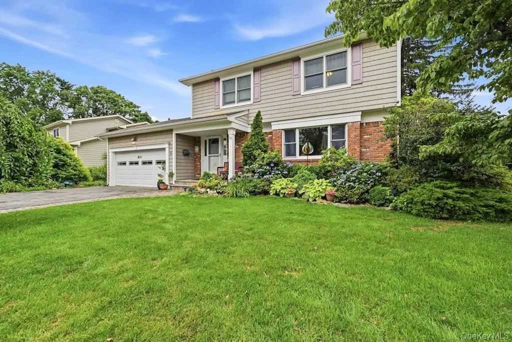 23 Maryetta Court, Syosset