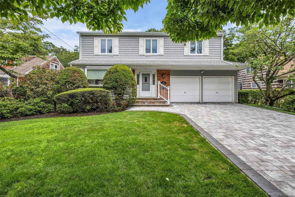 79 Bieselin Road, Bellport Village
