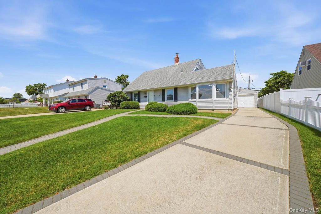 37 Gun Lane, Levittown