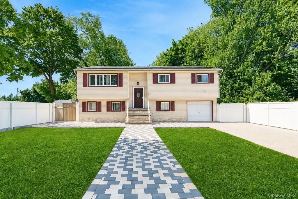 9 Hamlin Avenue, West Babylon