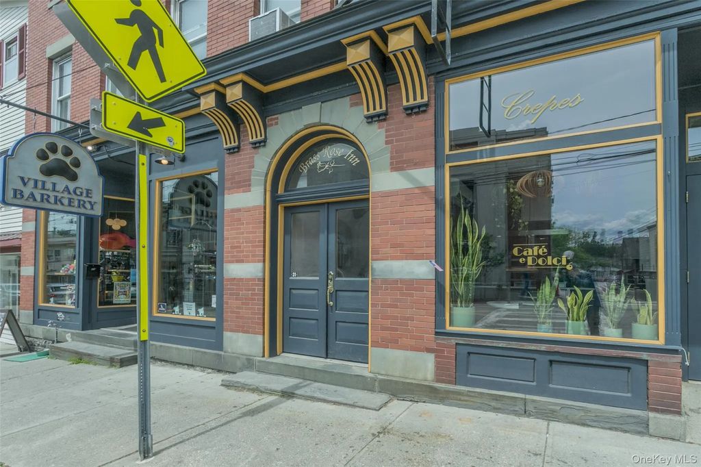 31 Main # Ph, Warwick