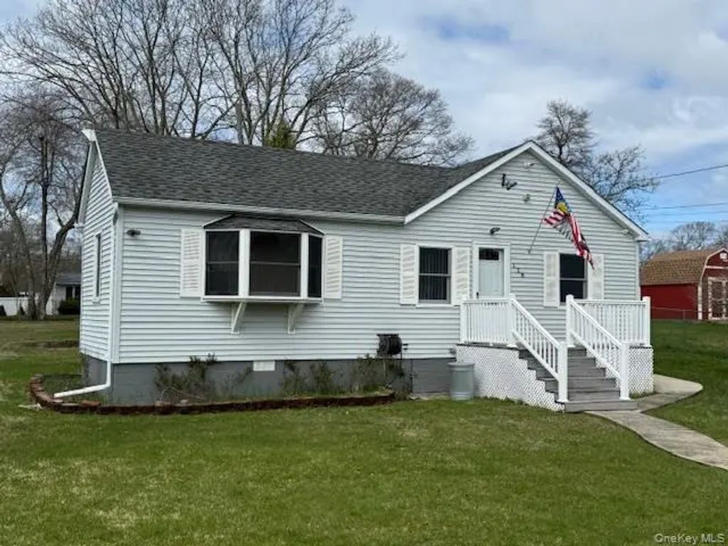 128 Maywood Drive, Mastic Beach
