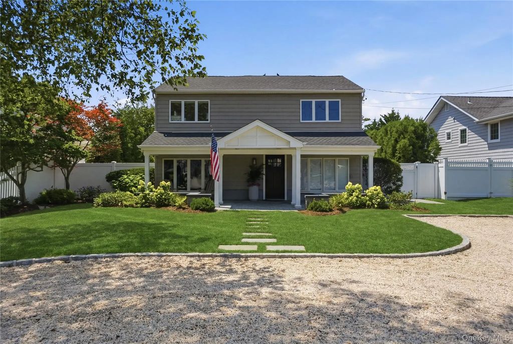 240 Eaton Lane, West Islip